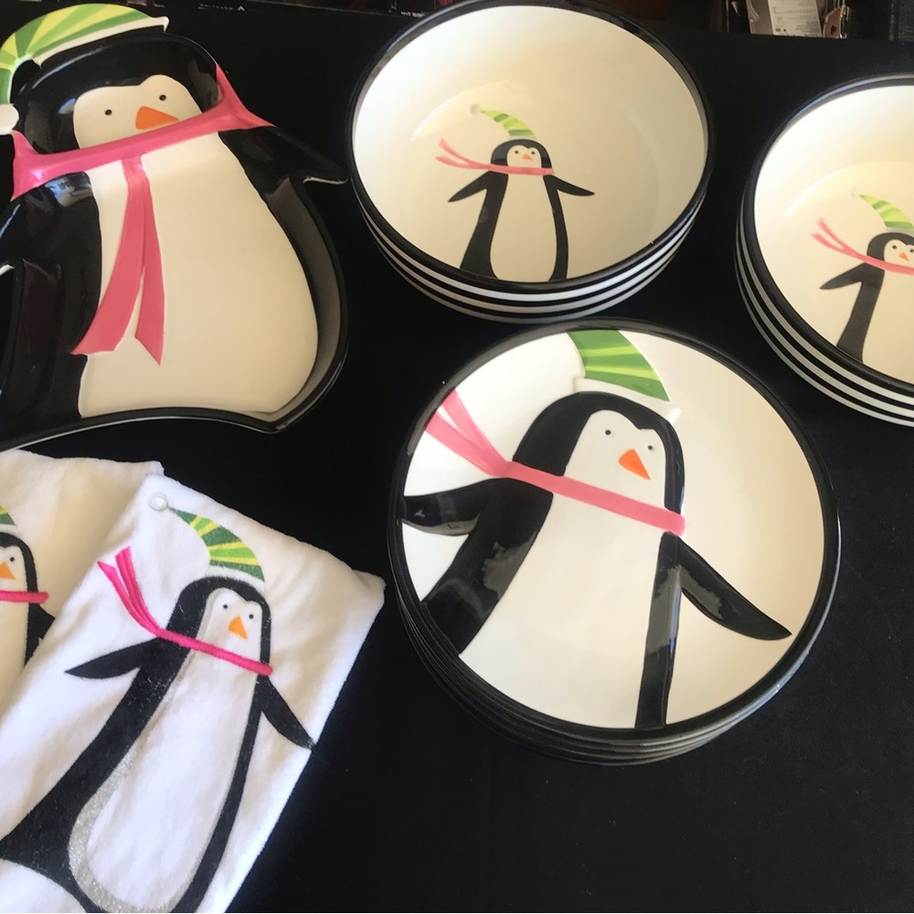 Holiday dinnerware